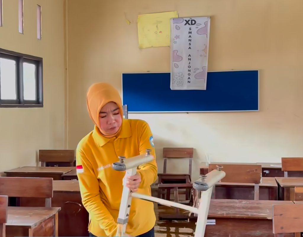 Tangkapan Layar 2025-03-25 pada 00.40.26