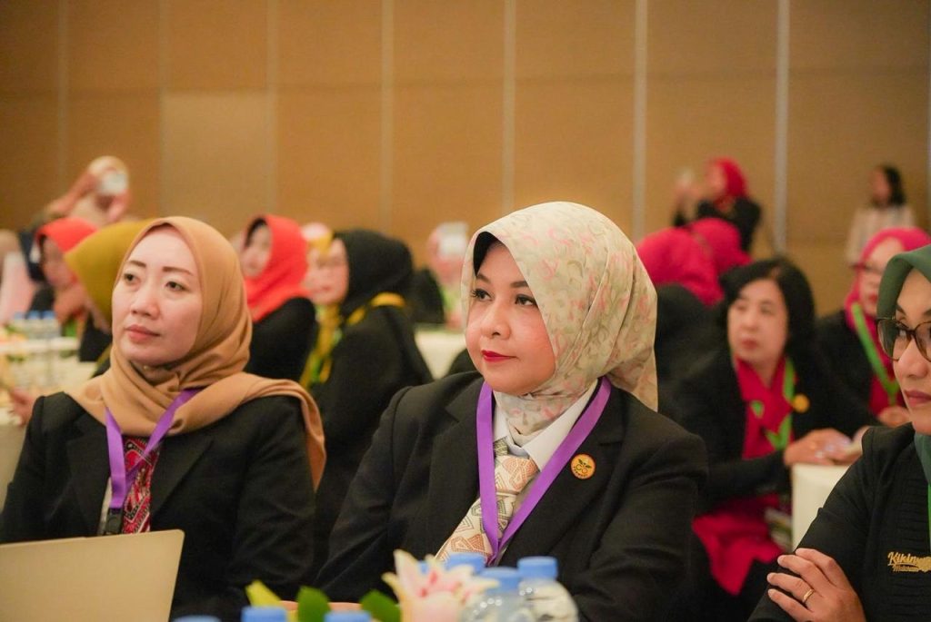Ketua Perwosi Kalbar, Windy Prihastari saat sidang pleno Munas XII Perwosi 2025/Dok. Disporapar Kalbar.