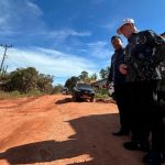 Akses Terhambat, Ria Norsan Dahulukan Perbaikan Jalan Ketimbang Bangun Jembatan